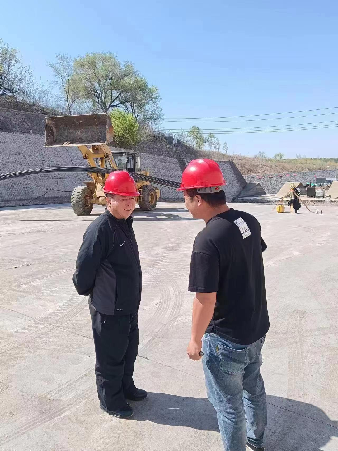 亚洲博彩平台排名局长白皓检查阜蒙县佛寺水库除险加固工程五一期间安全生产工作.png